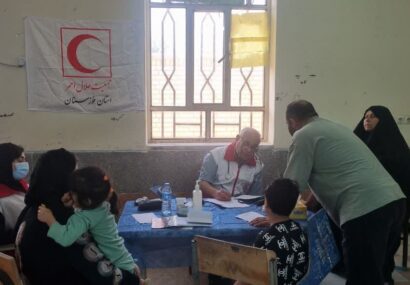 چتر حمایت درمانی هلال‌احمر خوزستان بر فراز (بخش سویسه) از ارائه خدمات بهداشتی و درمانی تخصصی به بیش از ۶۵۴ نفر تا اهدای داروی رایگان با استقرار داروخانه سیار